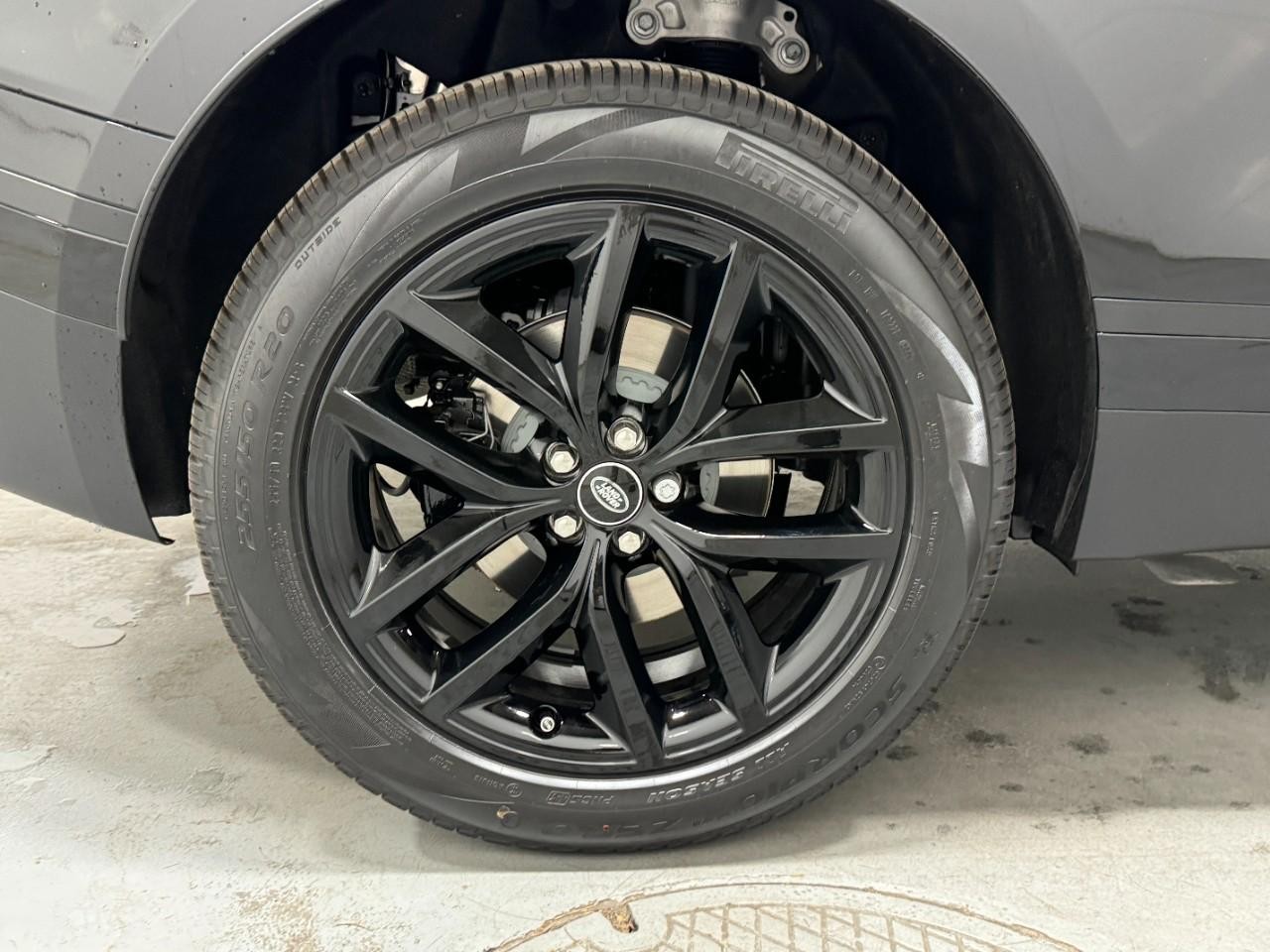 Land Rover Range Rover Velar Vehicle Full-screen Gallery Image 5