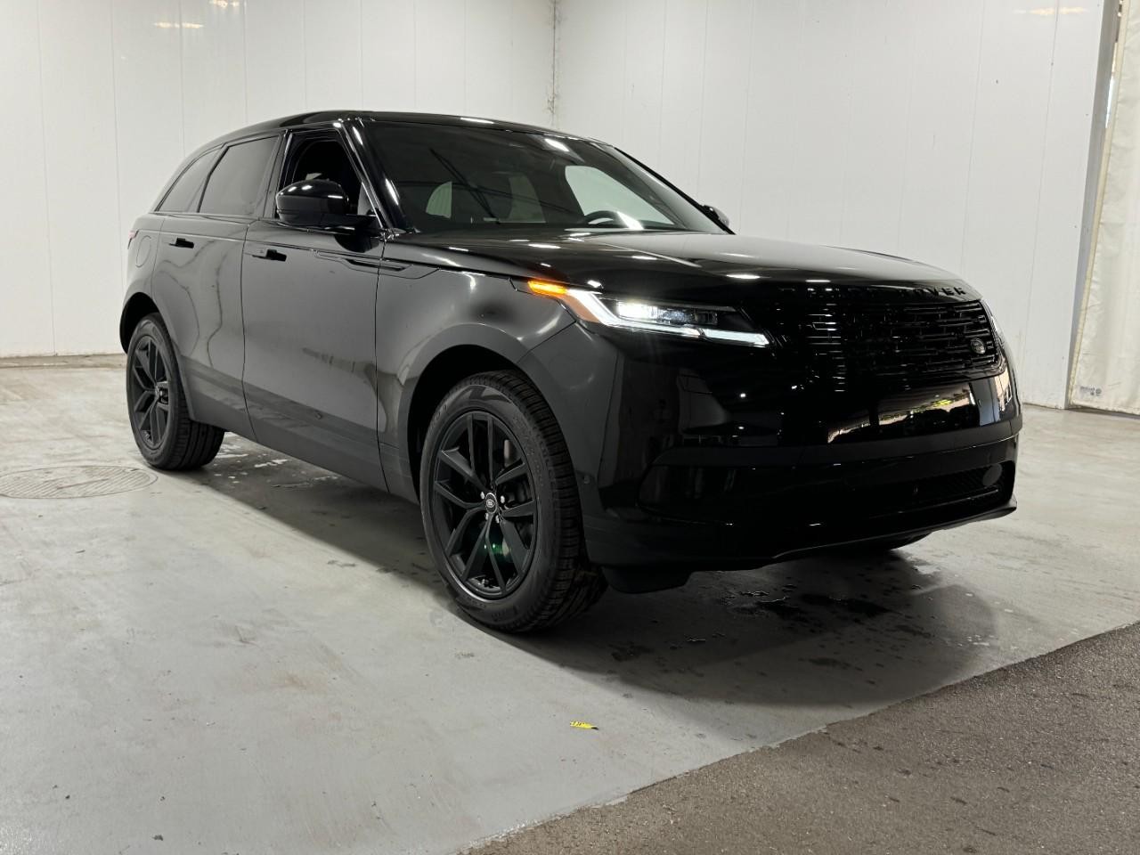Land Rover Range Rover Velar Vehicle Full-screen Gallery Image 6
