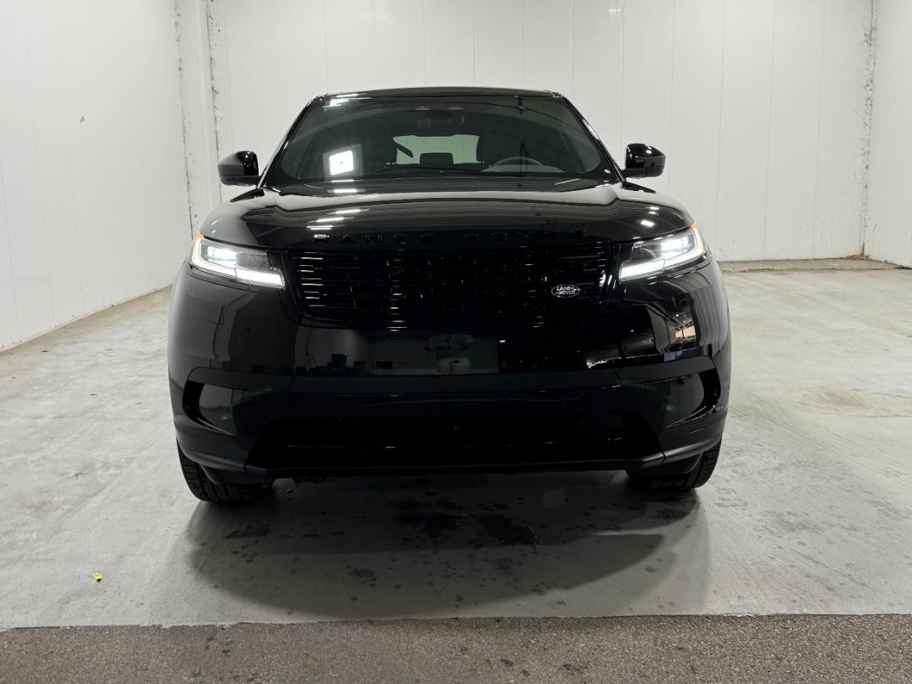 Land Rover Range Rover Velar Vehicle Full-screen Gallery Image 7