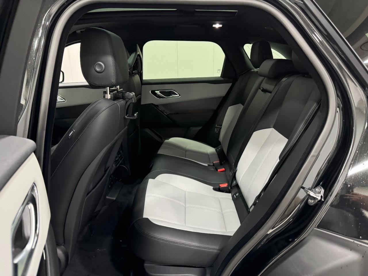 Land Rover Range Rover Velar Vehicle Full-screen Gallery Image 8