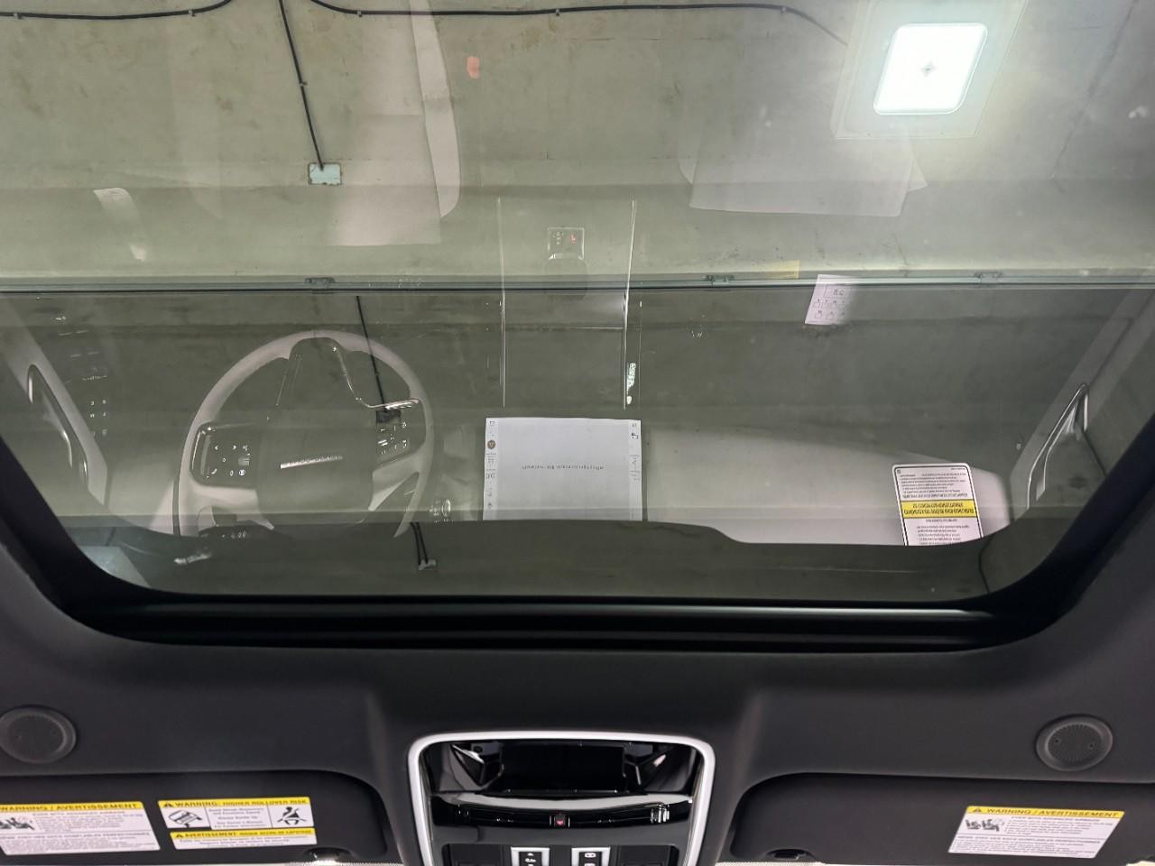 Land Rover Range Rover Velar Vehicle Full-screen Gallery Image 12