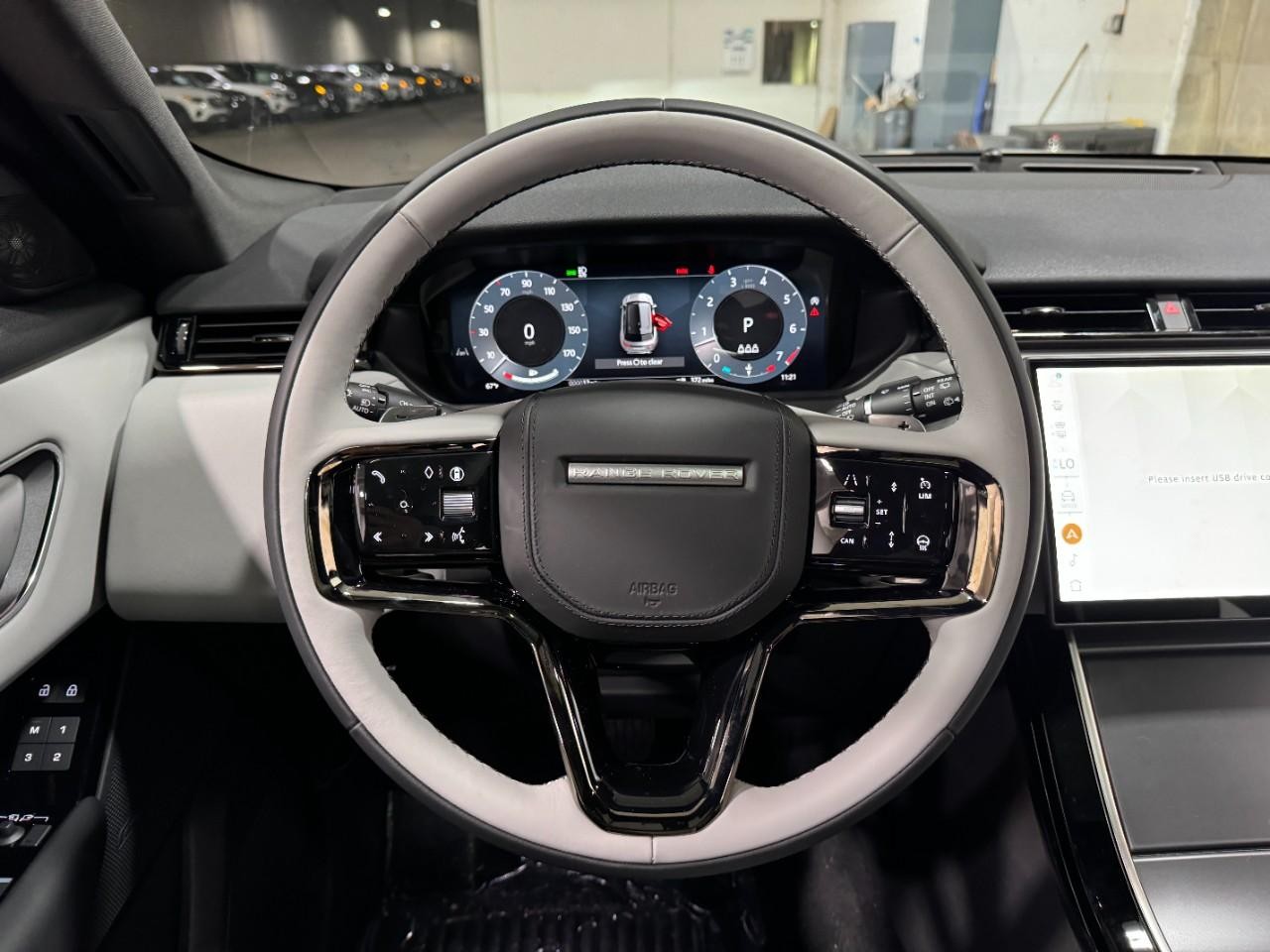Land Rover Range Rover Velar Vehicle Full-screen Gallery Image 14