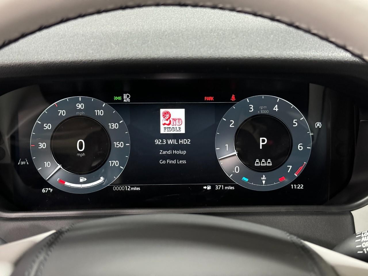 Land Rover Range Rover Velar Vehicle Full-screen Gallery Image 32