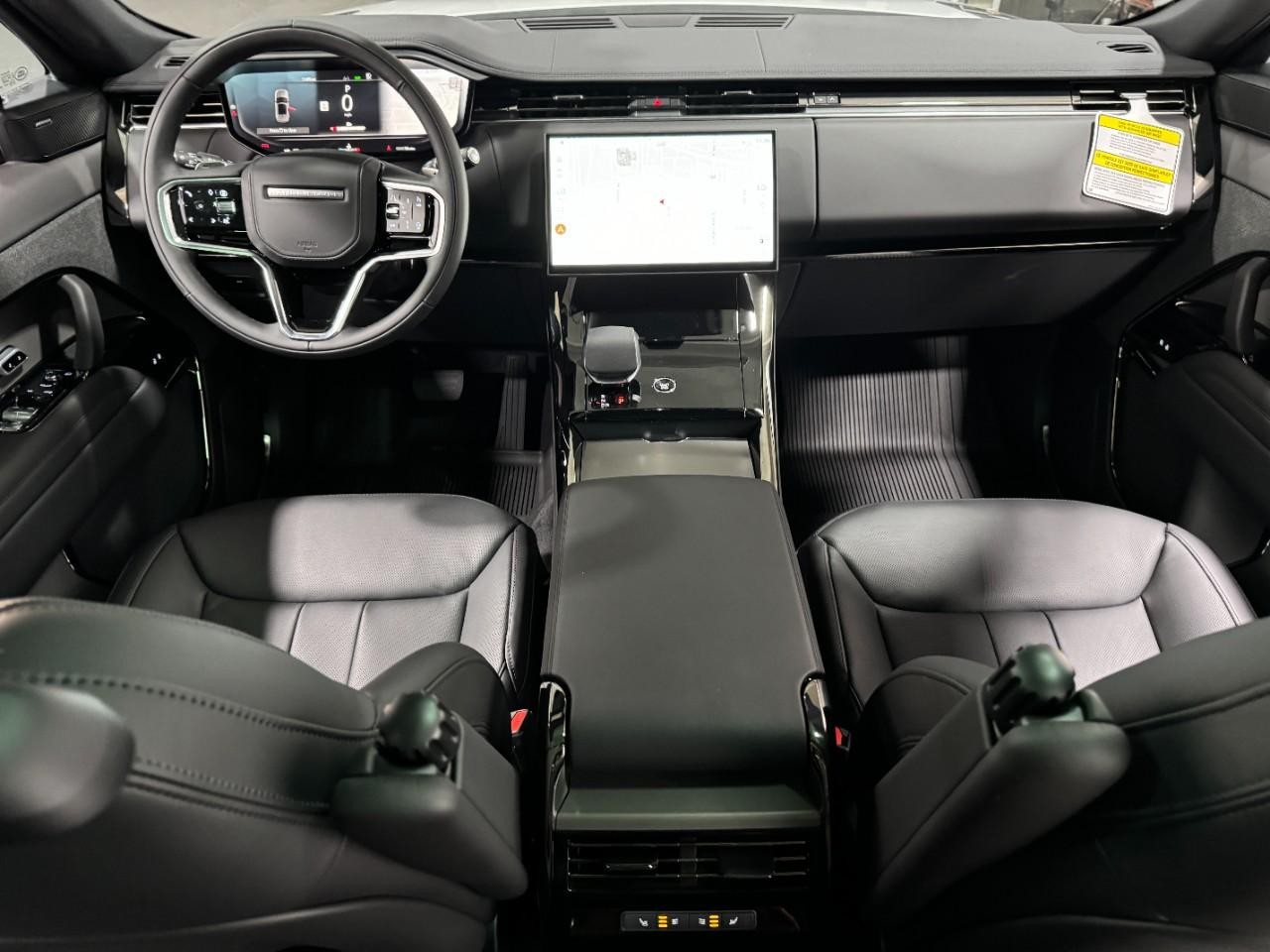 Land Rover Range Rover Sport Vehicle Full-screen Gallery Image 13