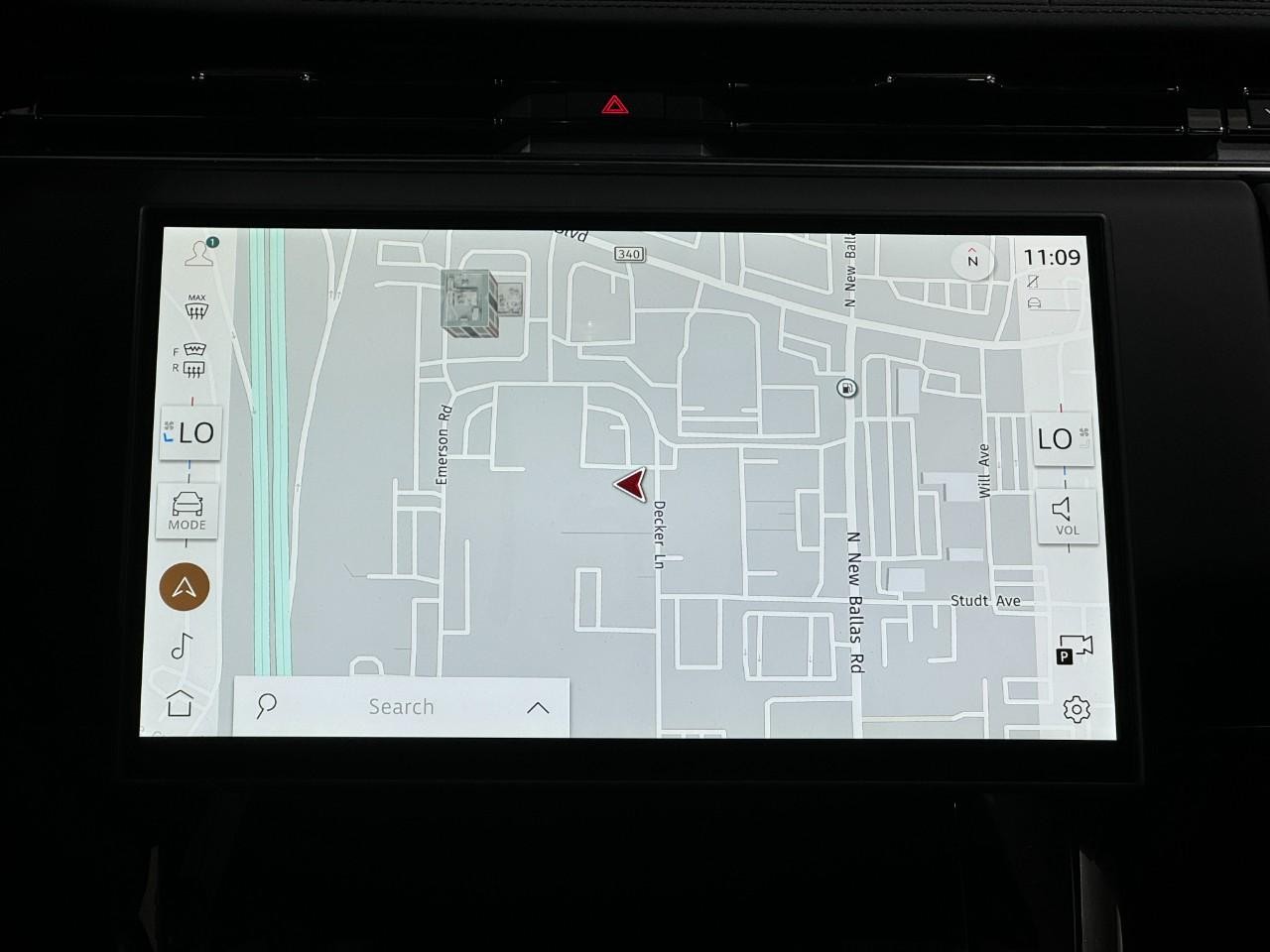 Land Rover Range Rover Sport Vehicle Full-screen Gallery Image 15