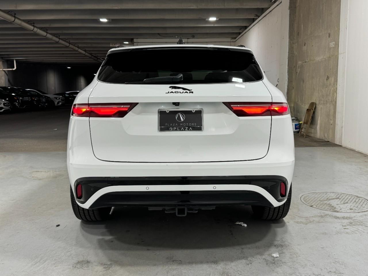 Jaguar F-Pace Vehicle Full-screen Gallery Image 9