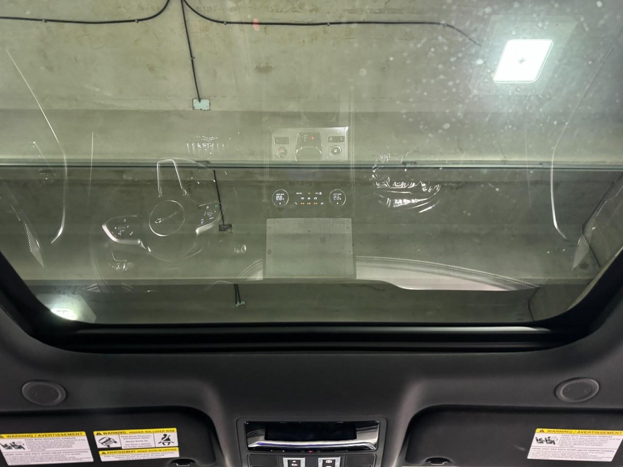 Jaguar F-Pace Vehicle Full-screen Gallery Image 11