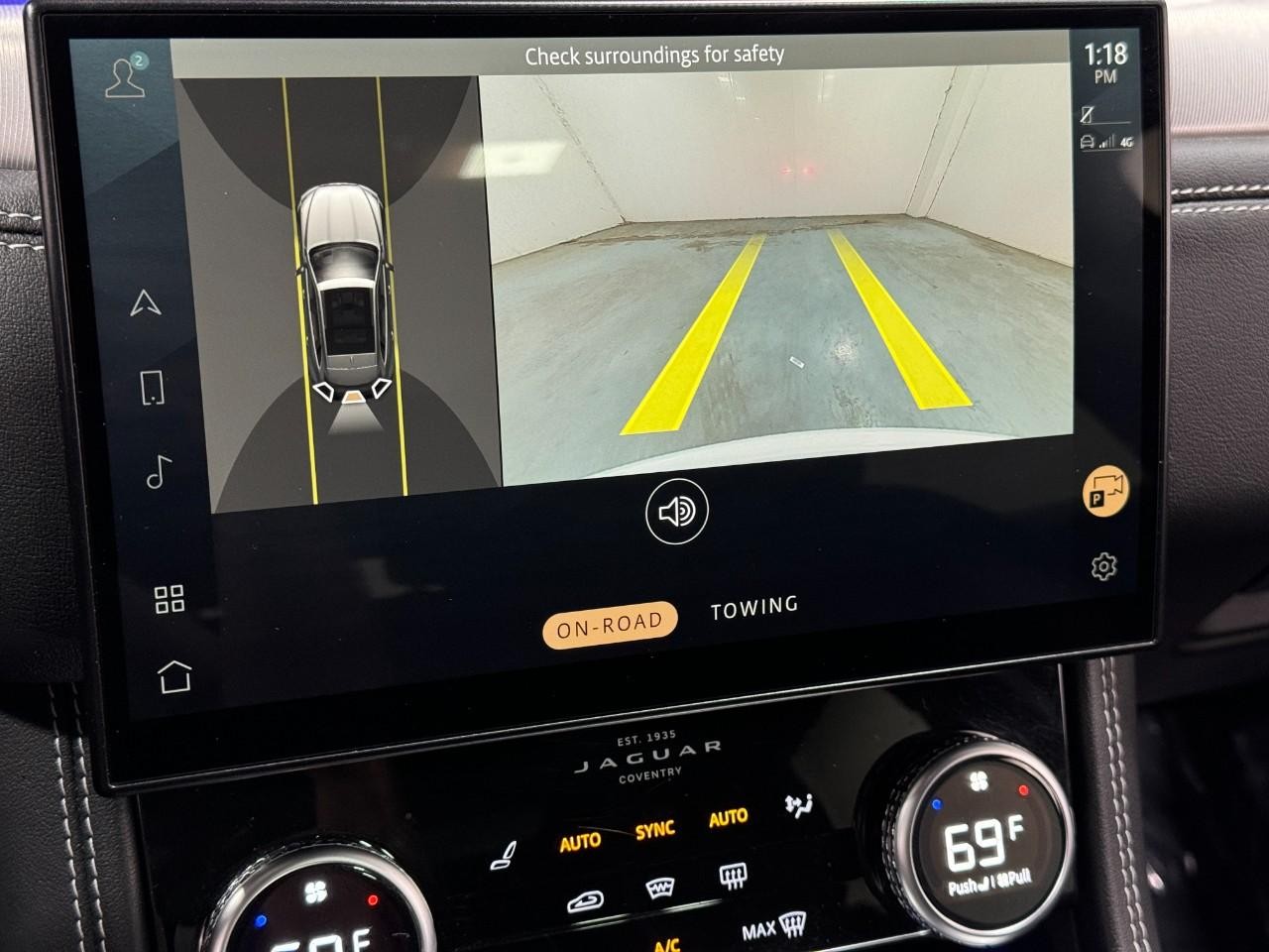 Jaguar F-Pace Vehicle Full-screen Gallery Image 33