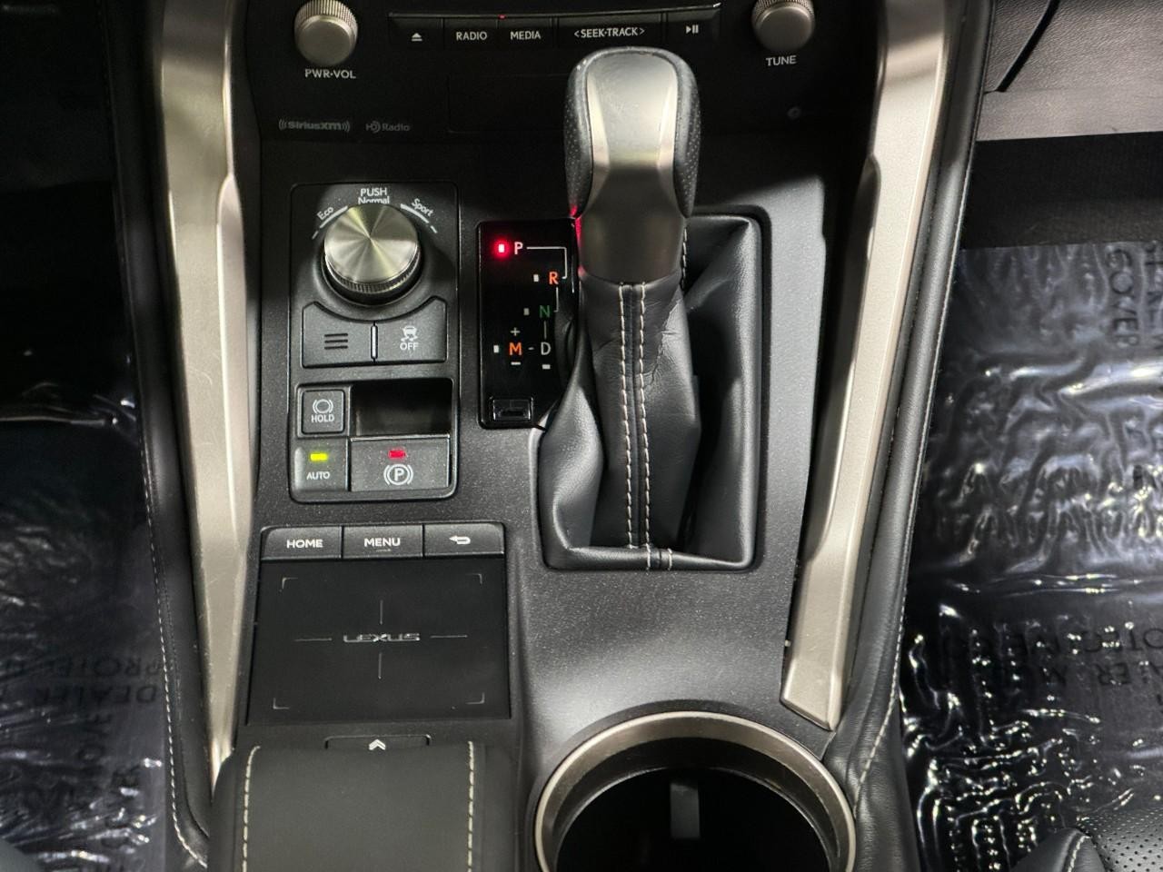 Lexus NX Vehicle Full-screen Gallery Image 15