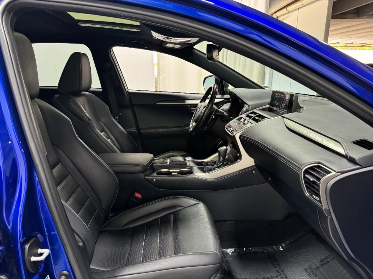 Lexus NX Vehicle Full-screen Gallery Image 17