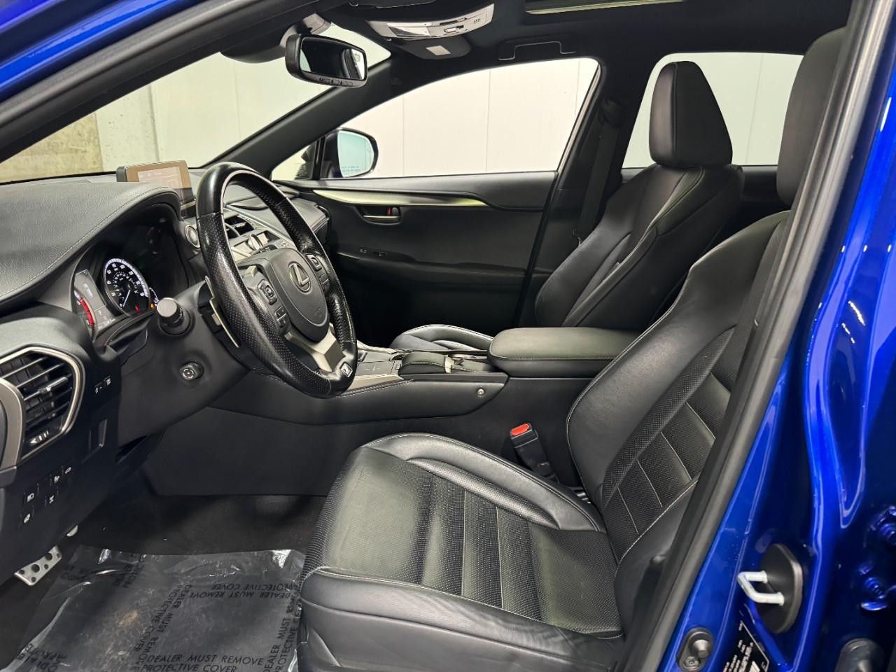 Lexus NX Vehicle Full-screen Gallery Image 22