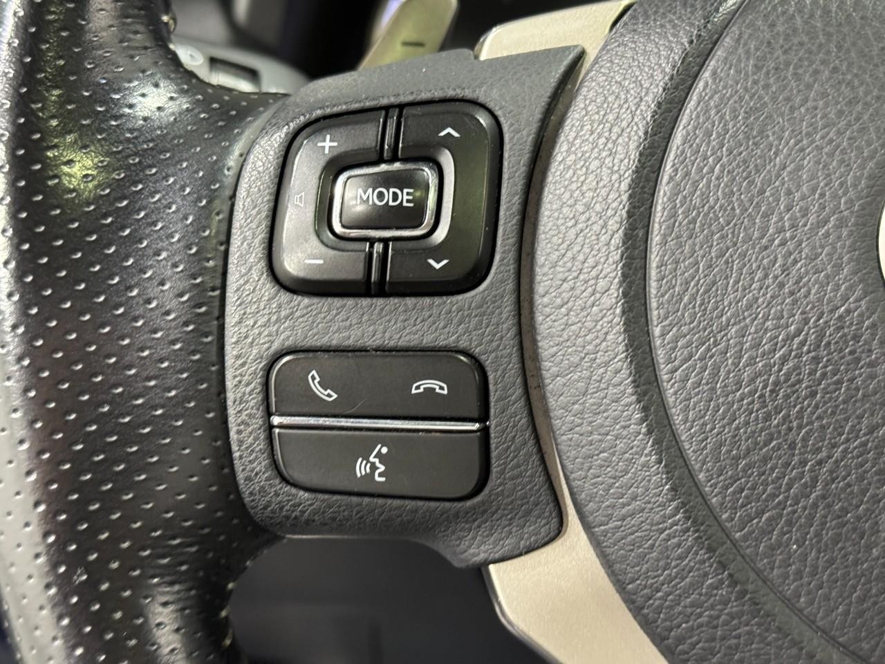 Lexus NX Vehicle Full-screen Gallery Image 26