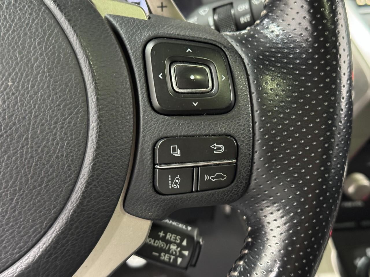 Lexus NX Vehicle Full-screen Gallery Image 27