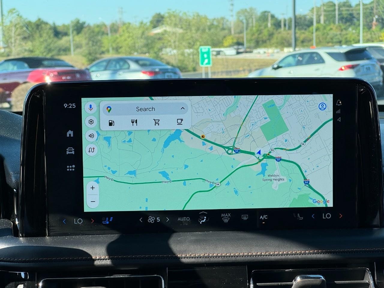 Lincoln Aviator Vehicle Full-screen Gallery Image 17