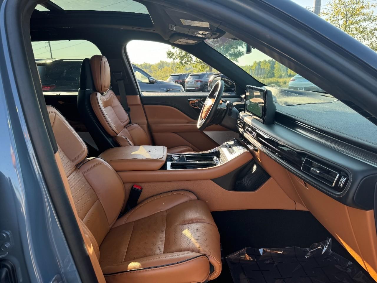 Lincoln Aviator Vehicle Full-screen Gallery Image 20