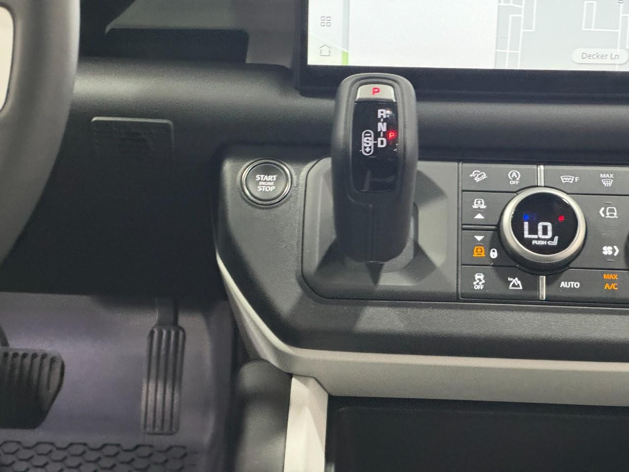 Land Rover Defender Vehicle Full-screen Gallery Image 16