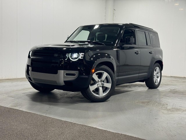 2025 Land Rover Defender S's photo