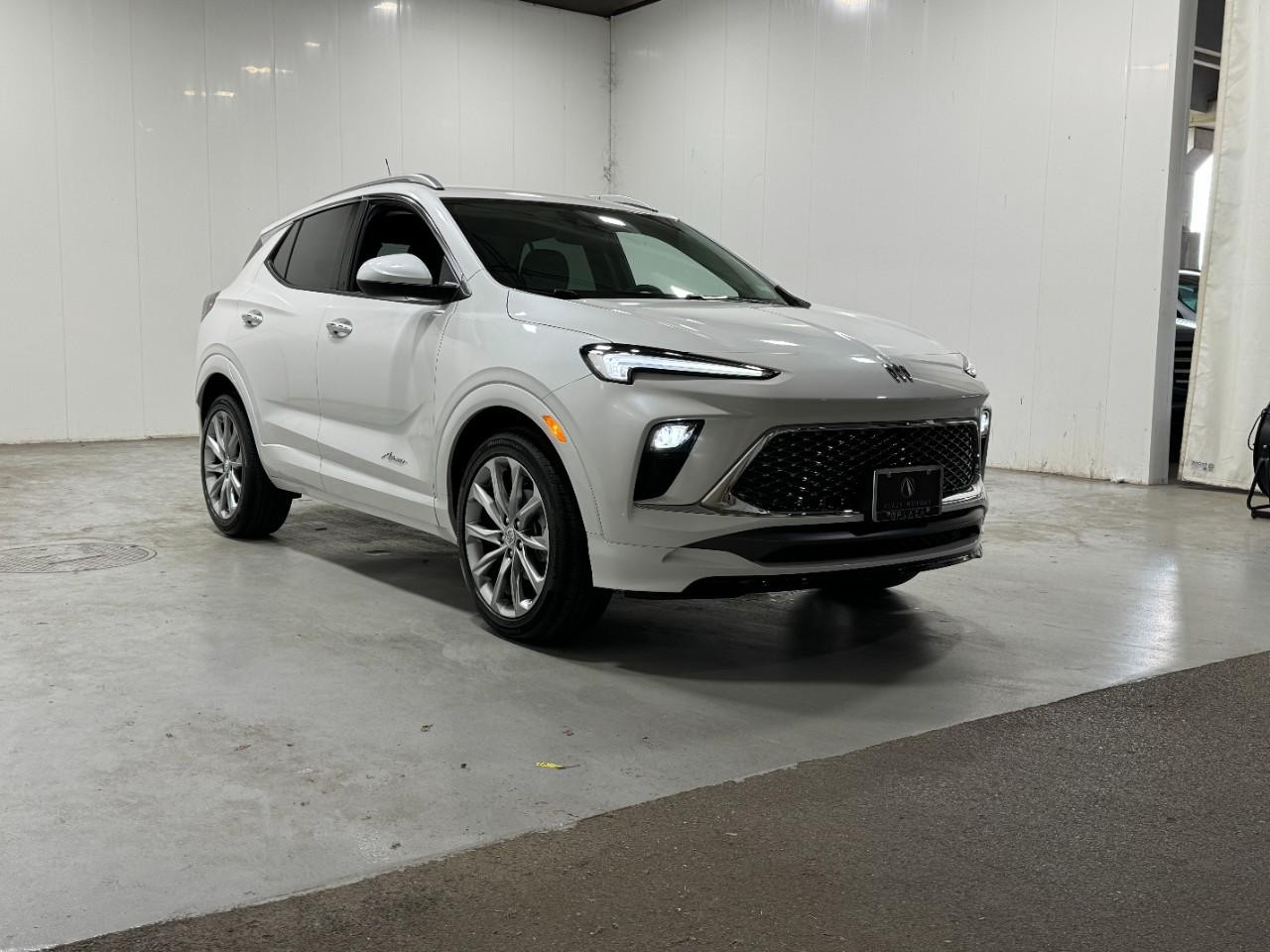 Buick Encore GX Vehicle Full-screen Gallery Image 6