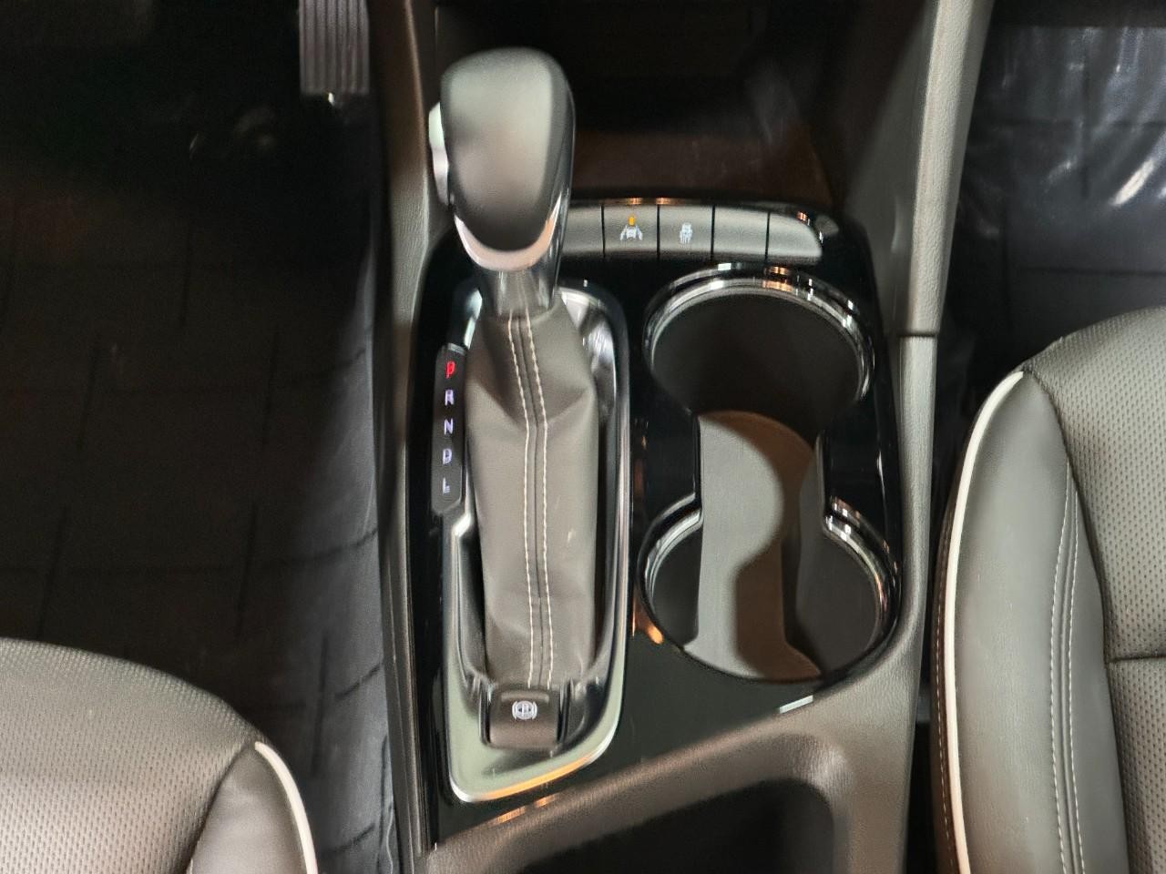 Buick Encore GX Vehicle Full-screen Gallery Image 15