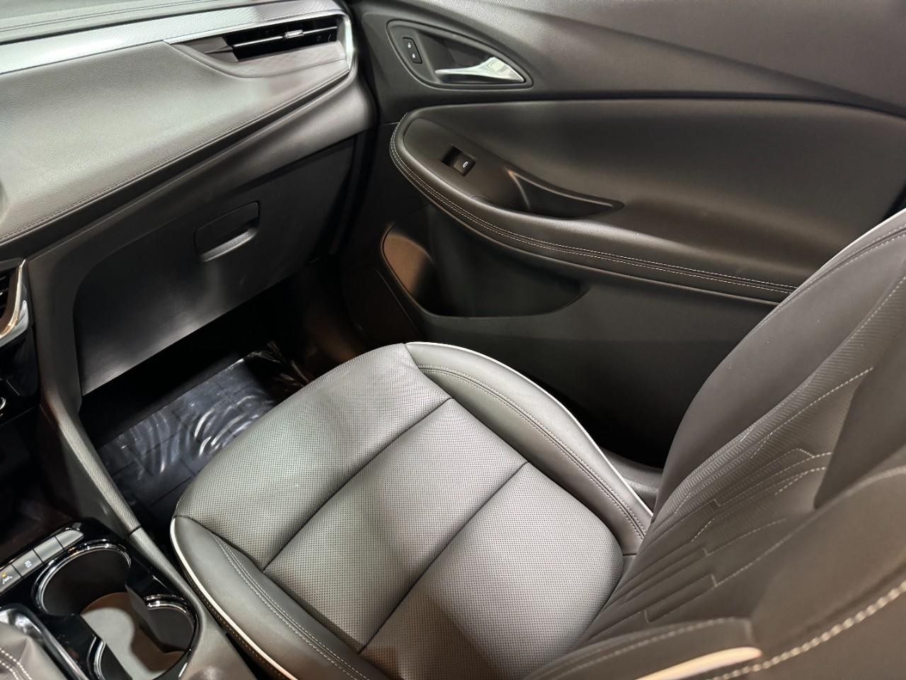 Buick Encore GX Vehicle Full-screen Gallery Image 16