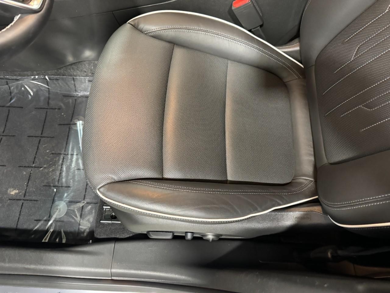 Buick Encore GX Vehicle Full-screen Gallery Image 25
