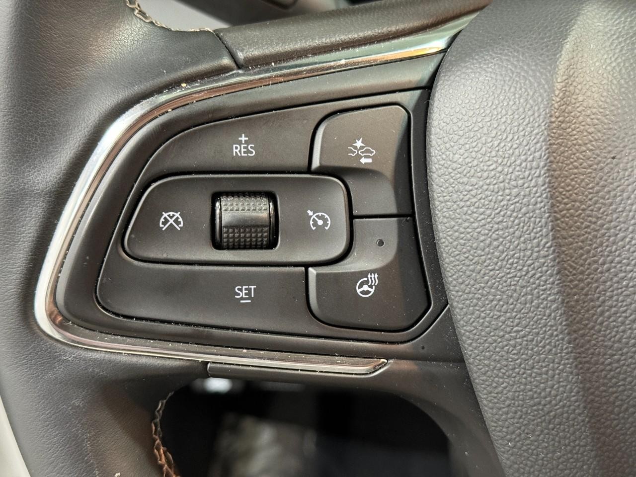 Buick Encore GX Vehicle Full-screen Gallery Image 28