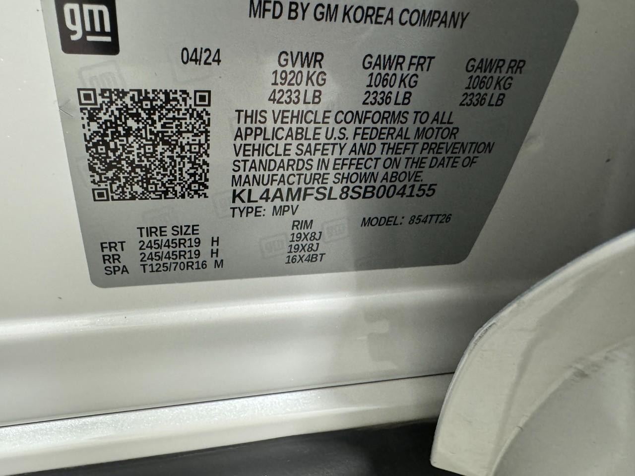 Buick Encore GX Vehicle Full-screen Gallery Image 32