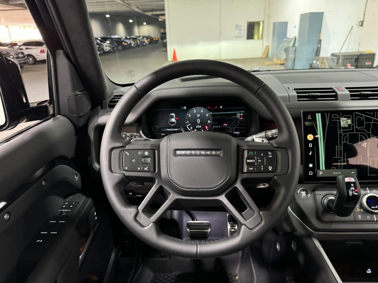 Land Rover Defender Vehicle Full-screen Gallery Image 14