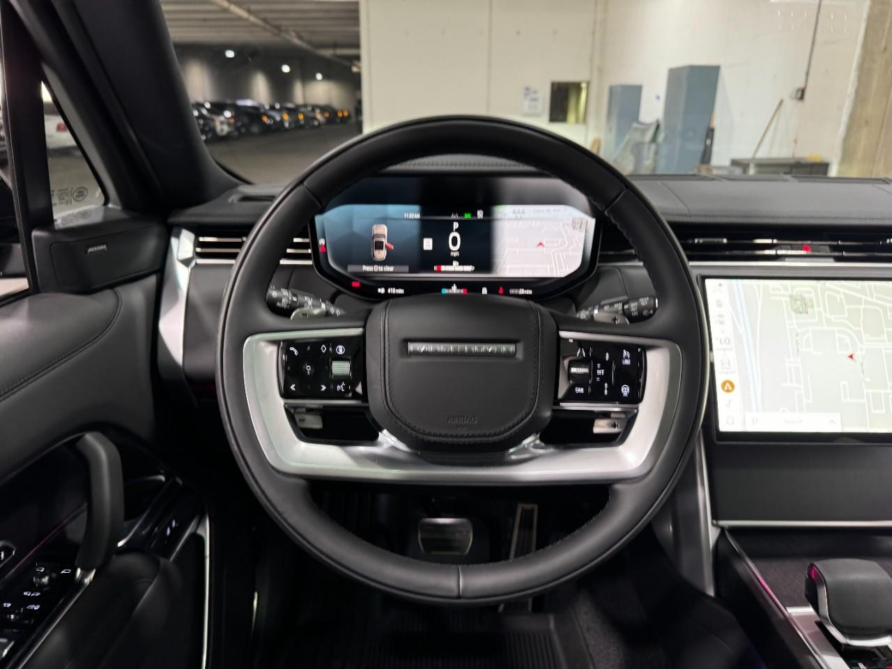 Land Rover Range Rover Vehicle Full-screen Gallery Image 14