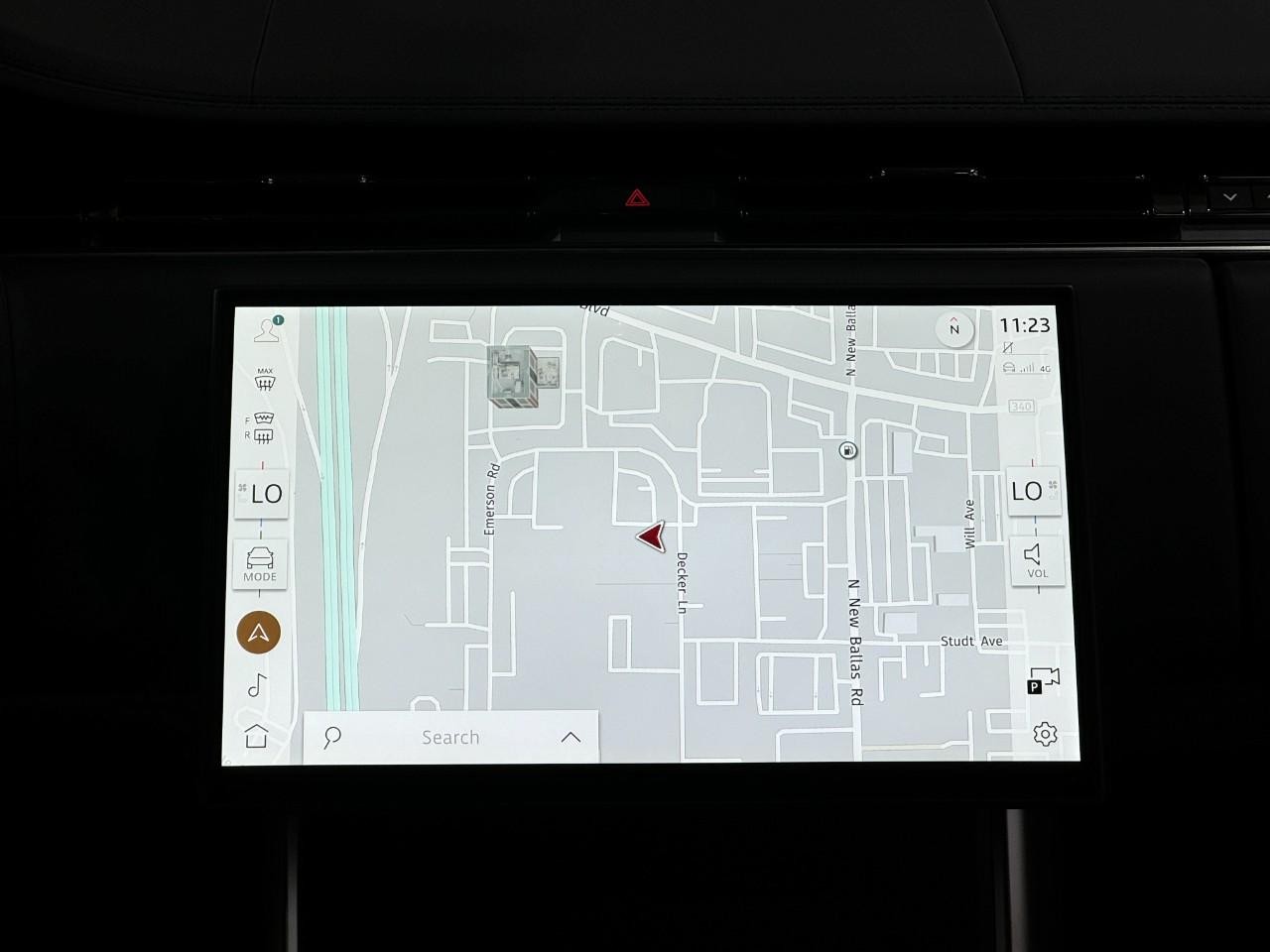 Land Rover Range Rover Vehicle Full-screen Gallery Image 15