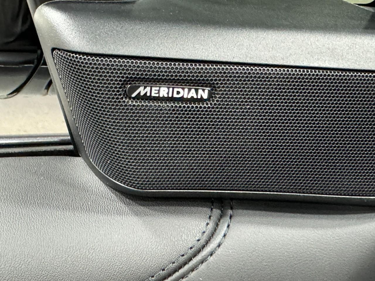 Land Rover Range Rover Vehicle Full-screen Gallery Image 23