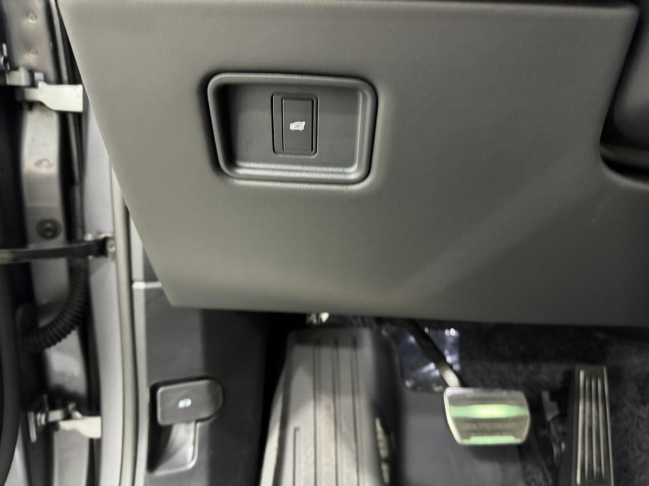 Land Rover Range Rover Vehicle Full-screen Gallery Image 29