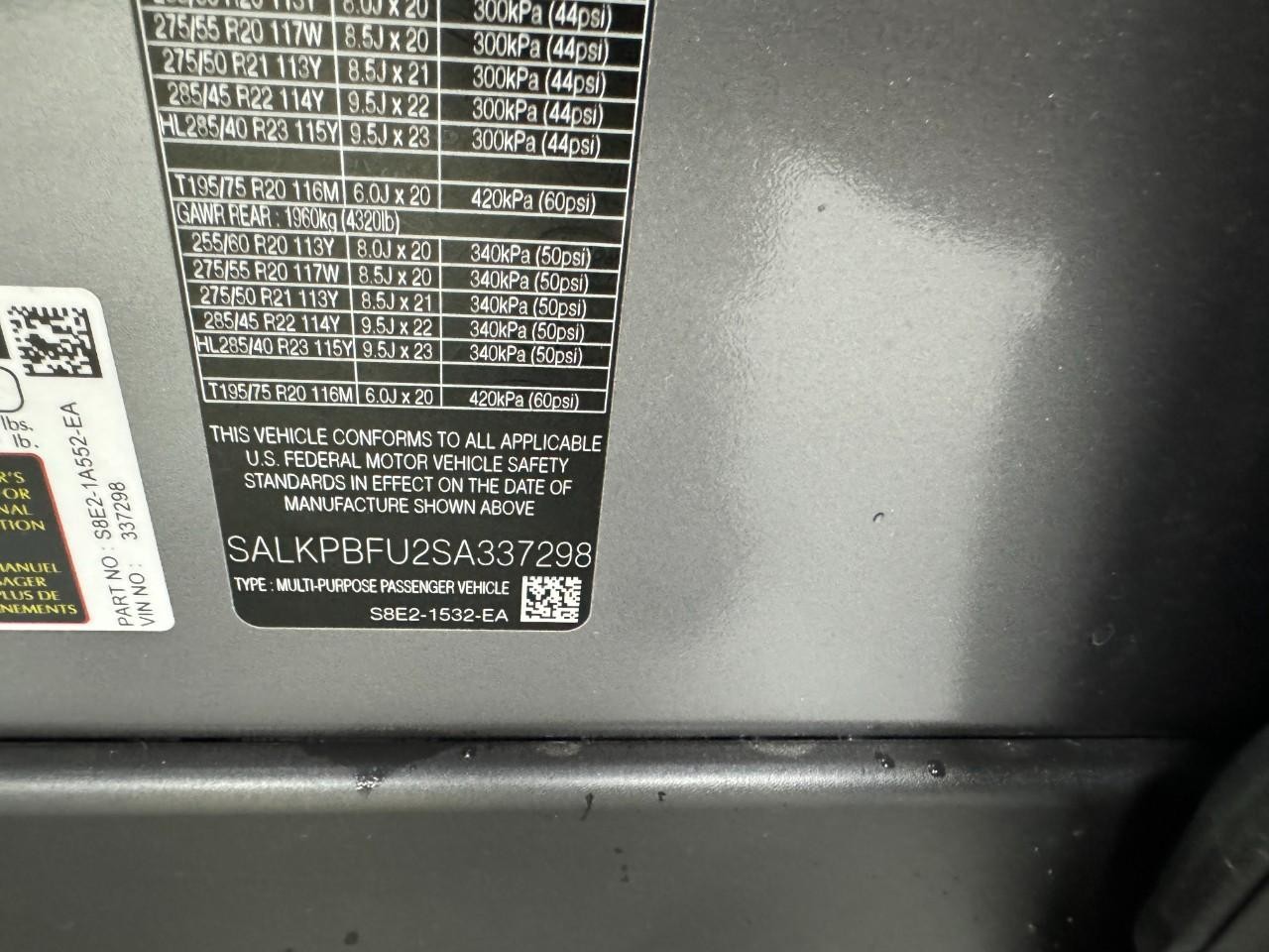 Land Rover Range Rover Vehicle Full-screen Gallery Image 34