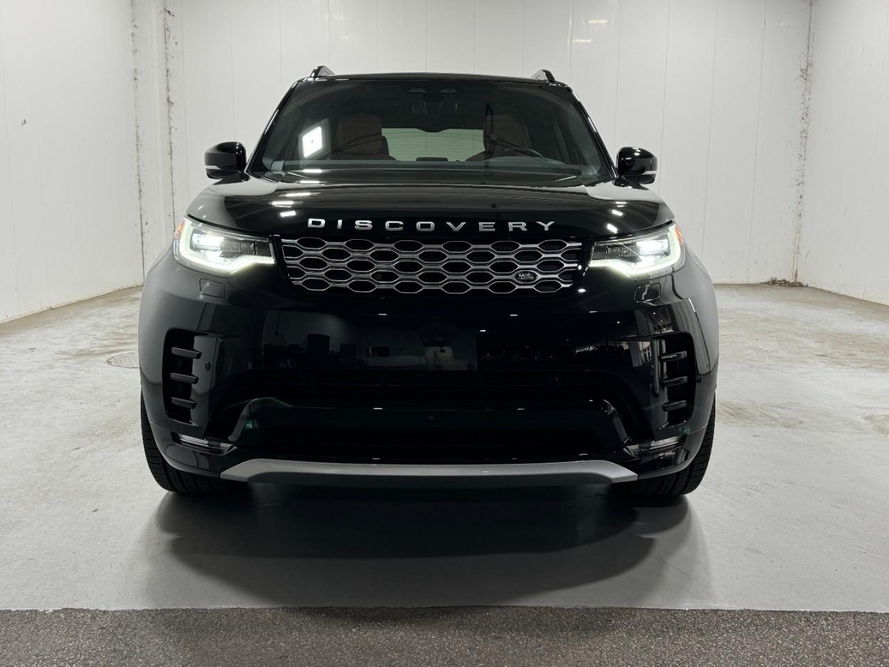 Land Rover Discovery Vehicle Full-screen Gallery Image 7