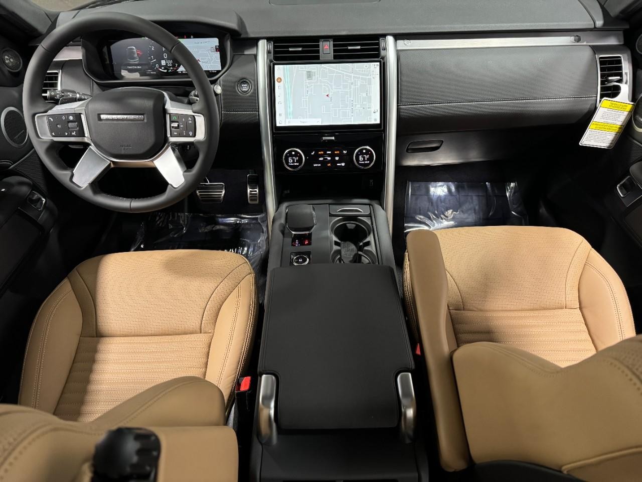 Land Rover Discovery Vehicle Full-screen Gallery Image 13