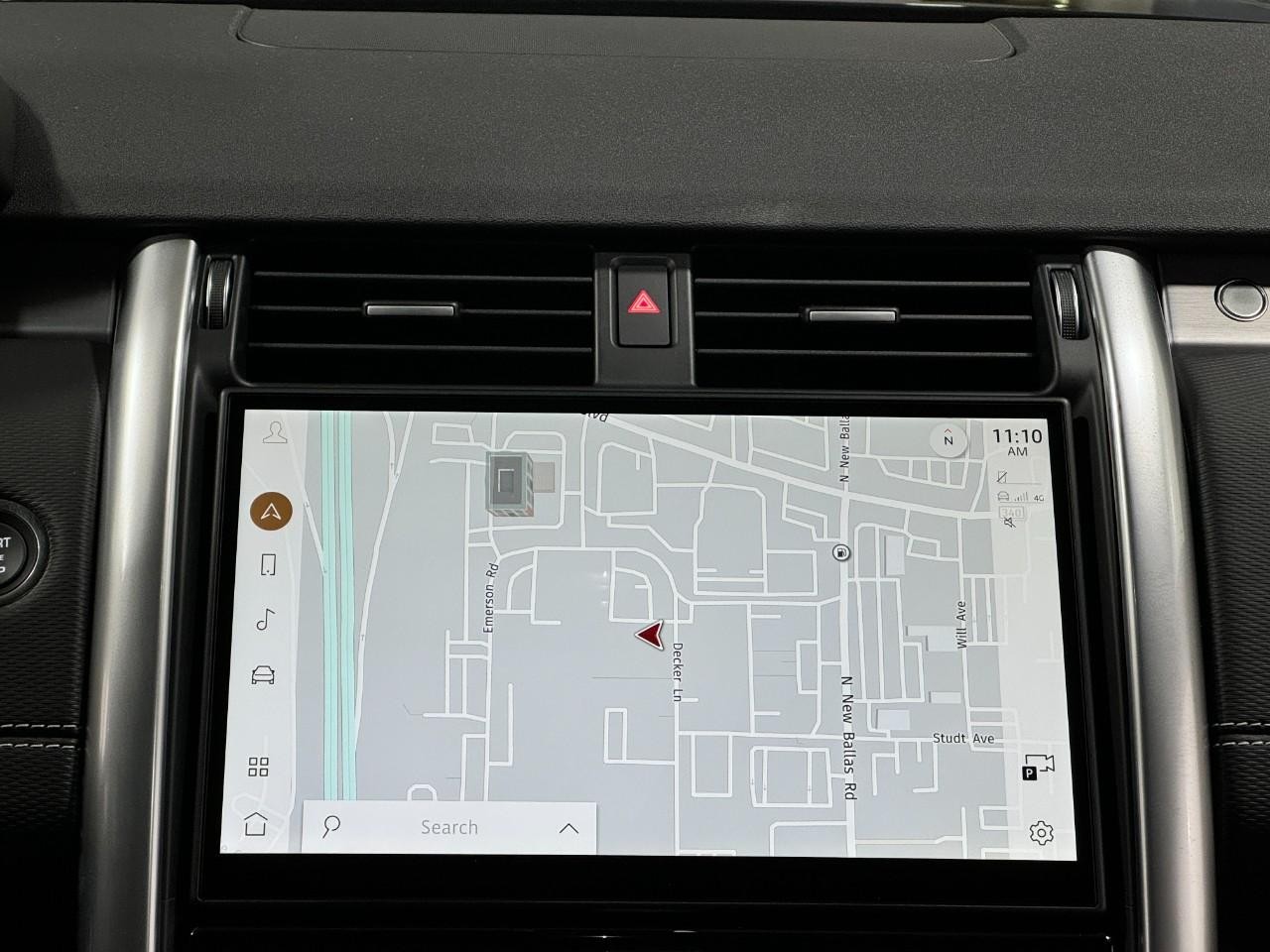 Land Rover Discovery Vehicle Full-screen Gallery Image 15