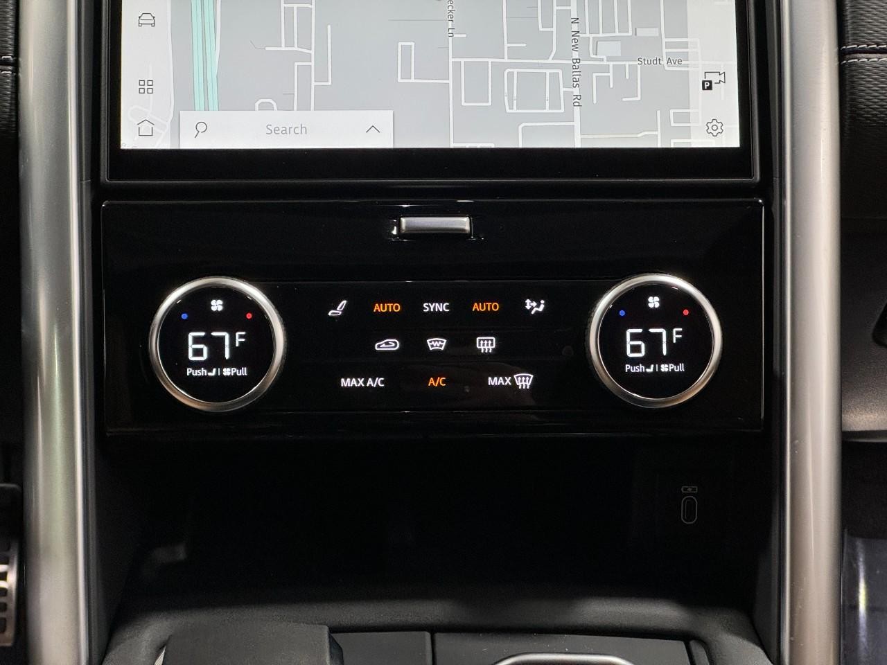 Land Rover Discovery Vehicle Full-screen Gallery Image 16