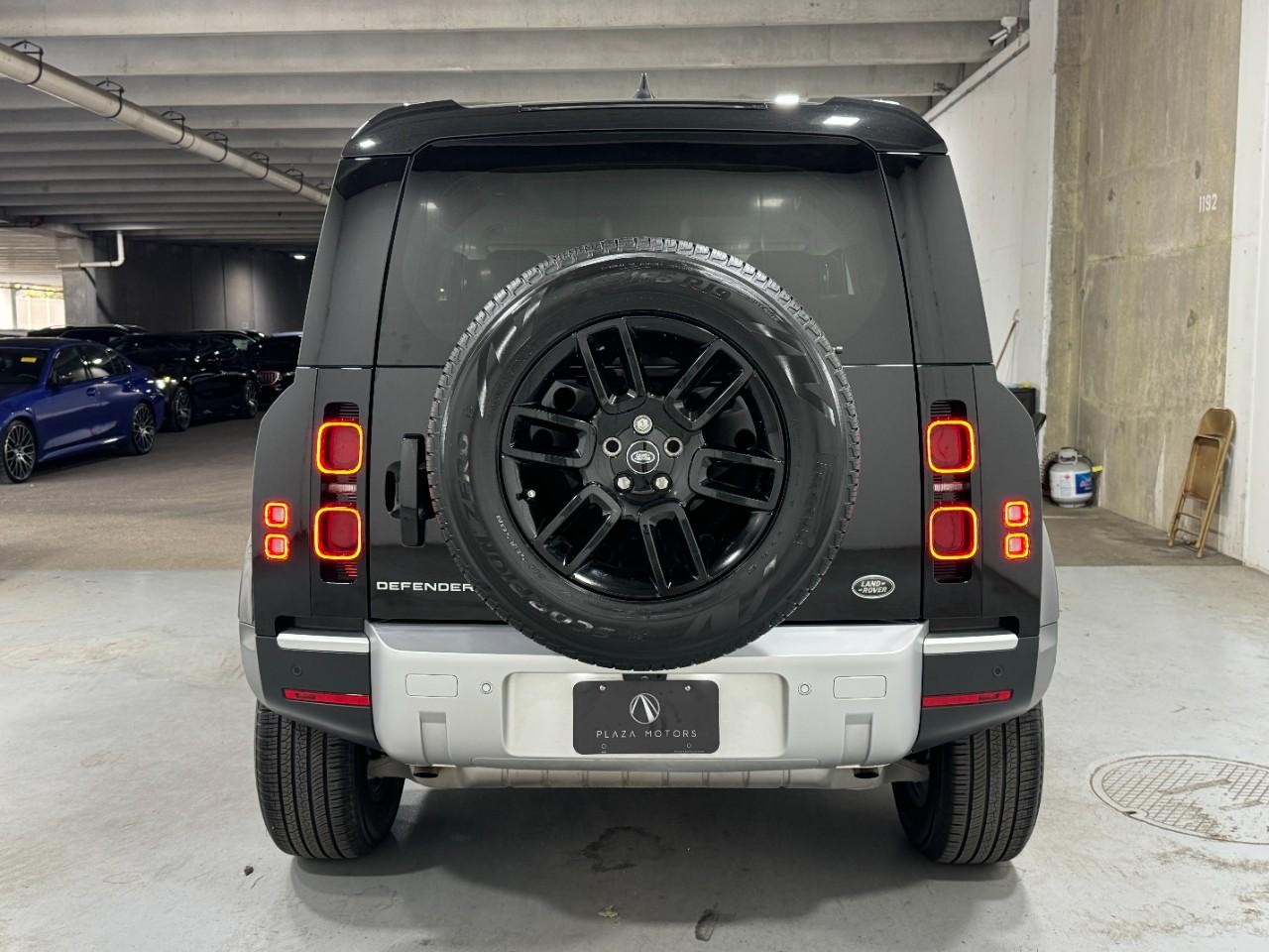 Land Rover Defender Vehicle Full-screen Gallery Image 9