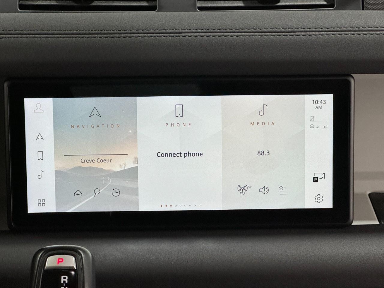 Land Rover Defender Vehicle Full-screen Gallery Image 13