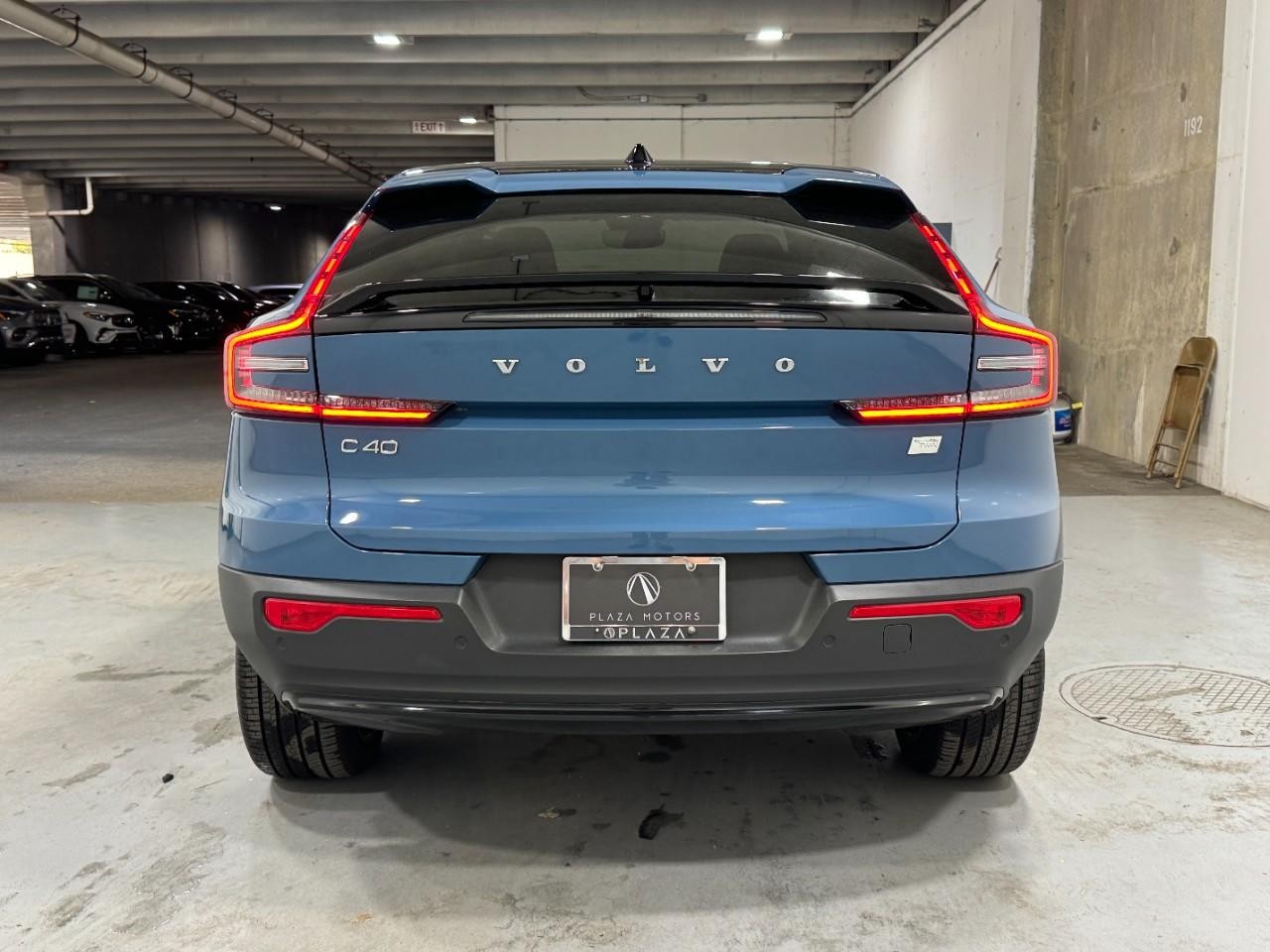 Volvo C40 Recharge Pure Electric Vehicle Full-screen Gallery Image 9