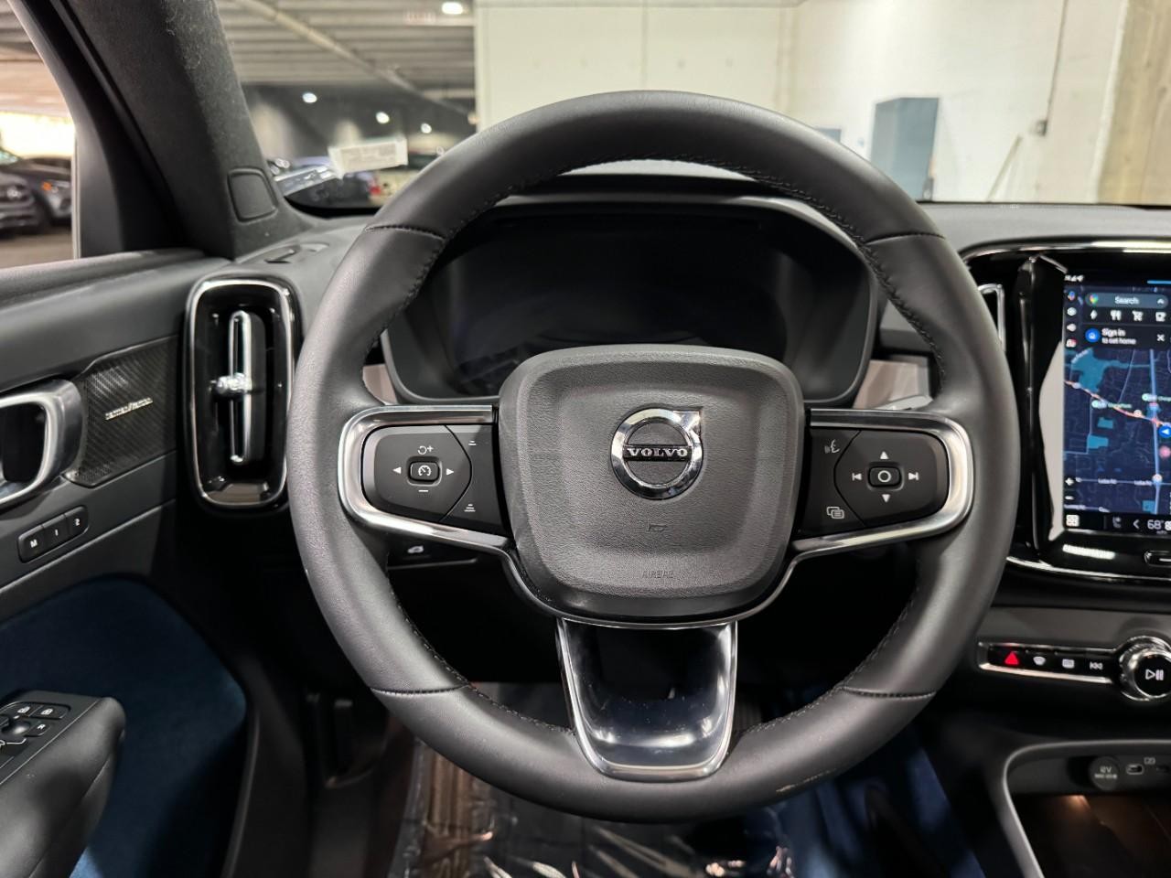 Volvo C40 Recharge Pure Electric Vehicle Full-screen Gallery Image 13