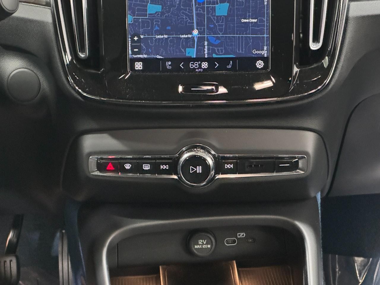 Volvo C40 Recharge Pure Electric Vehicle Full-screen Gallery Image 15