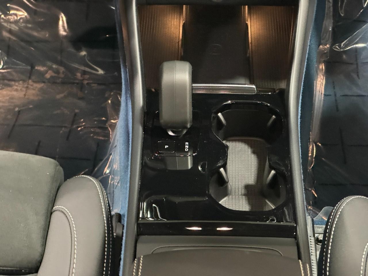 Volvo C40 Recharge Pure Electric Vehicle Full-screen Gallery Image 16