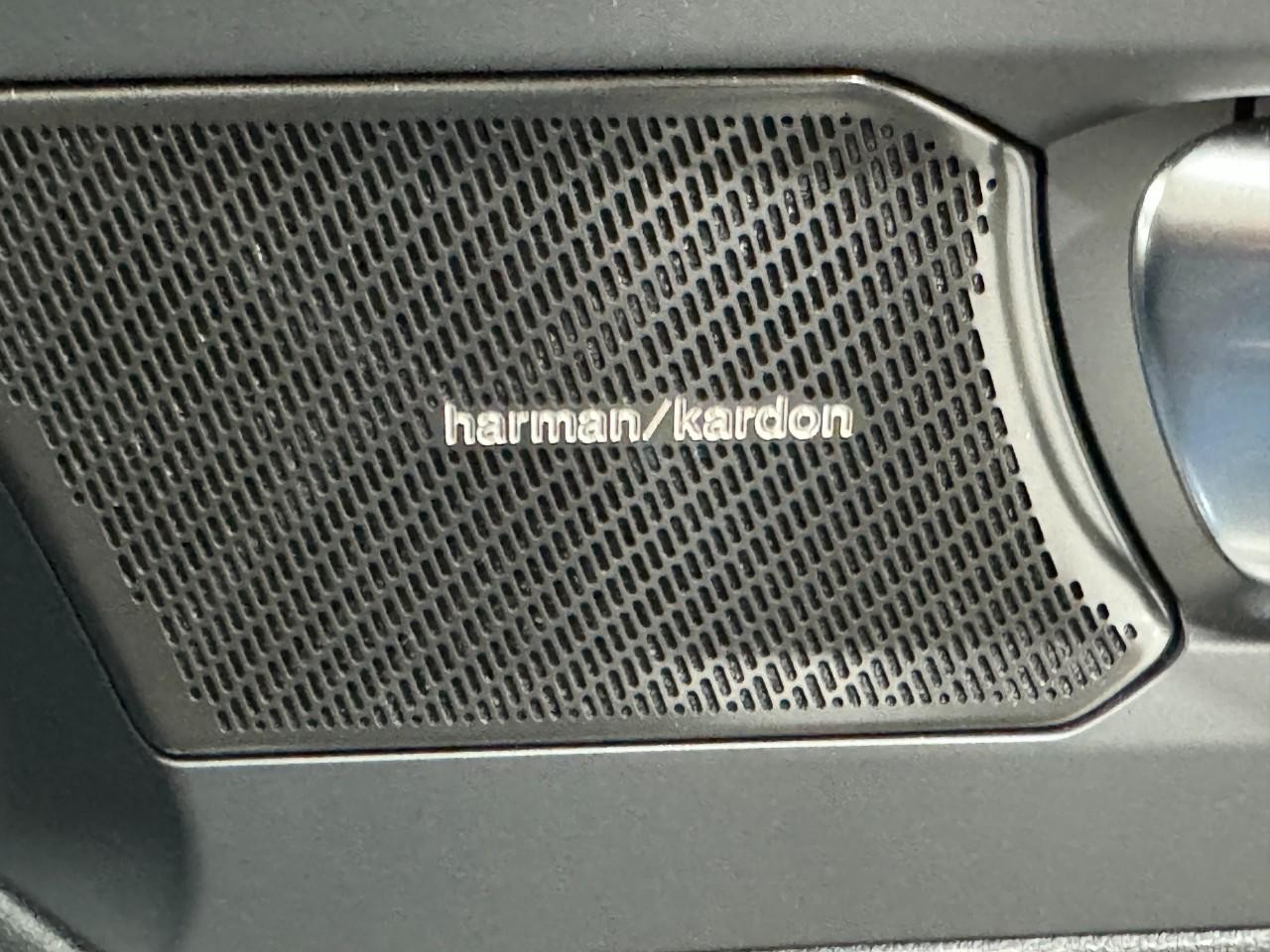 Volvo C40 Recharge Pure Electric Vehicle Full-screen Gallery Image 21