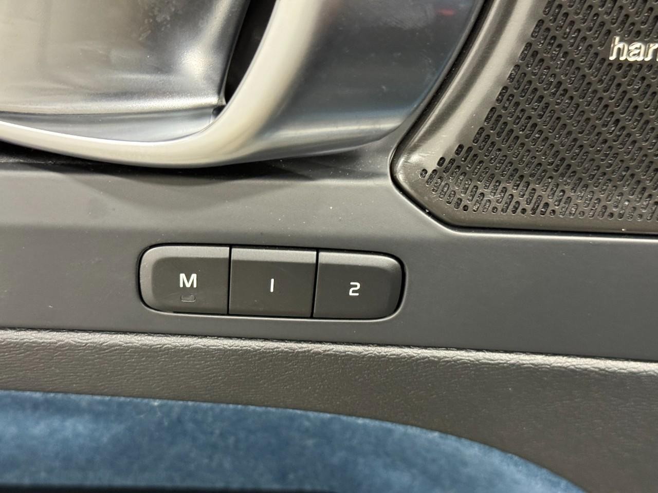 Volvo C40 Recharge Pure Electric Vehicle Full-screen Gallery Image 23