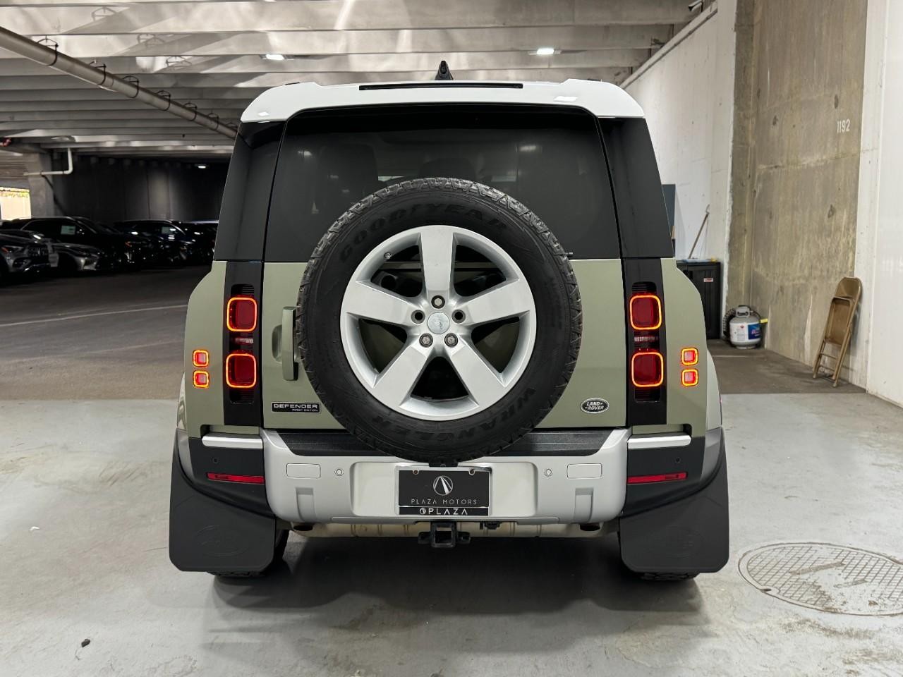 Land Rover Defender Vehicle Full-screen Gallery Image 9