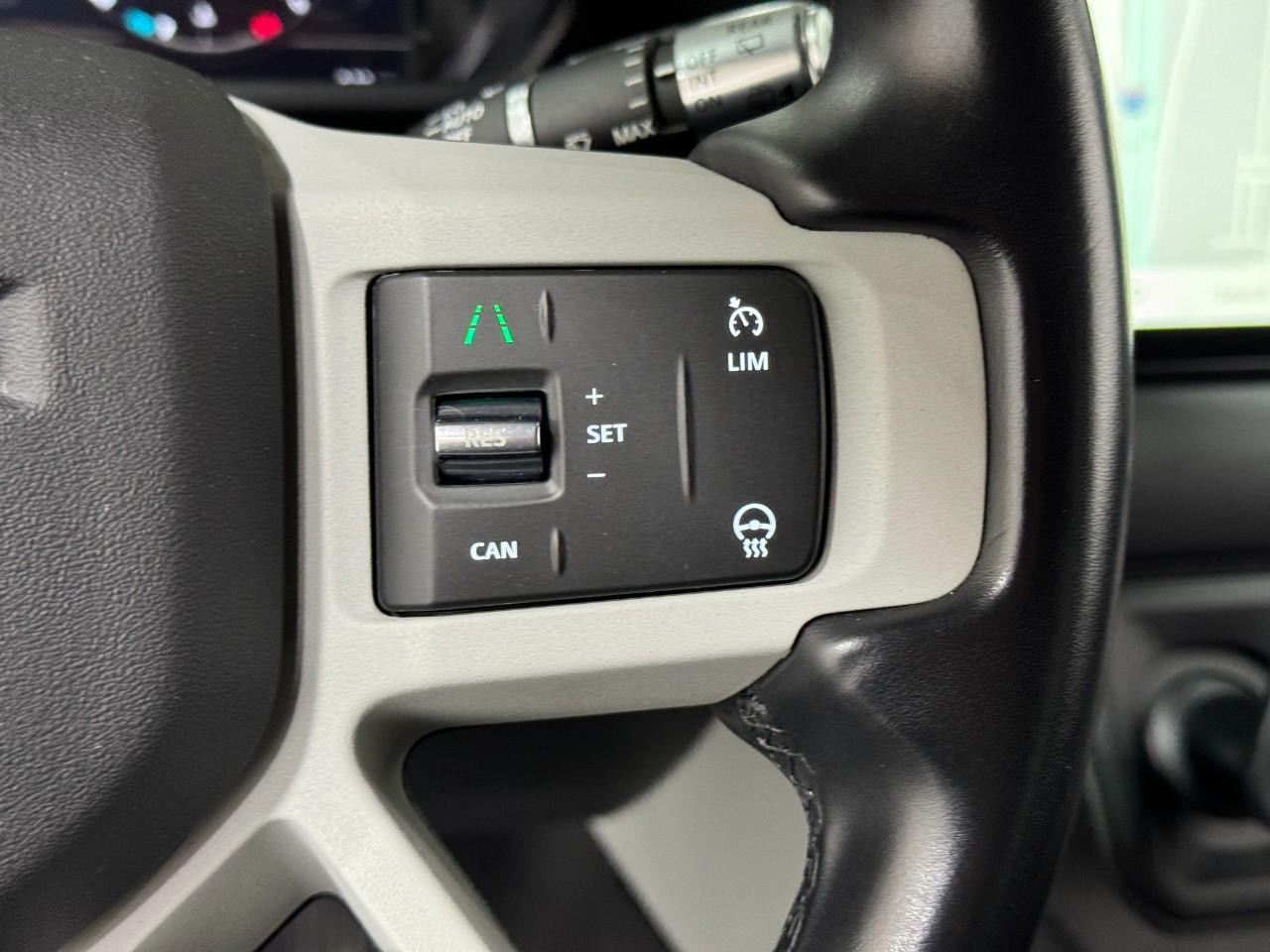 Land Rover Defender Vehicle Full-screen Gallery Image 29