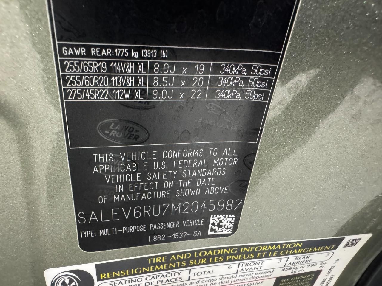 Land Rover Defender Vehicle Full-screen Gallery Image 32