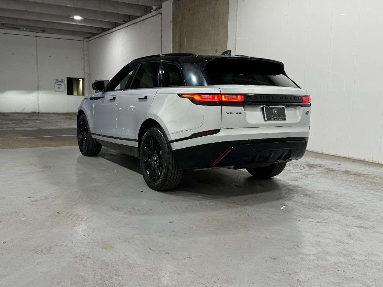 Land Rover Range Rover Velar Vehicle Full-screen Gallery Image 3