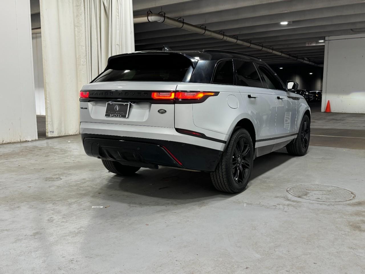 Land Rover Range Rover Velar Vehicle Full-screen Gallery Image 4